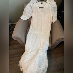 Maxi eyelet dress 🤍✨